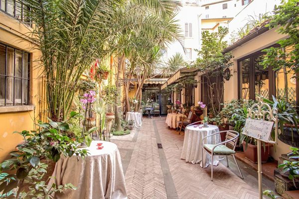 NAVONA GALLERY SUITES — Property