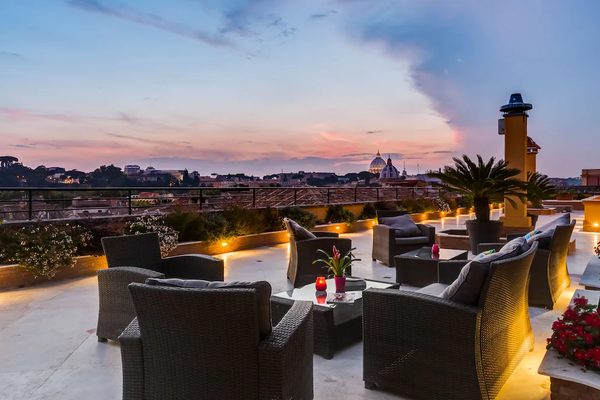 Navona Queen Rooftop — Property