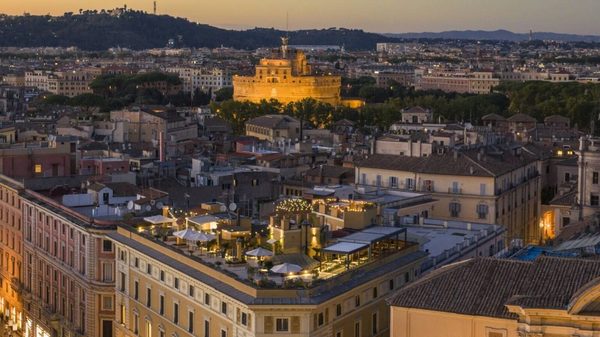 Navona Queen Rooftop — Property