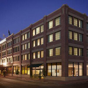 New Orleans Marriott Warehouse Arts District — Property