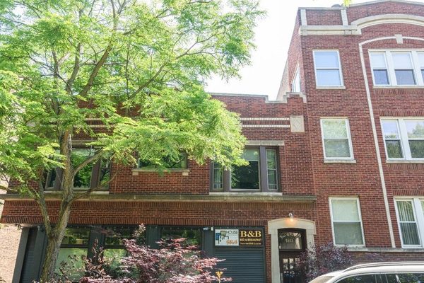 Nina s Bed and Breakfast Chicago Illinois — Property