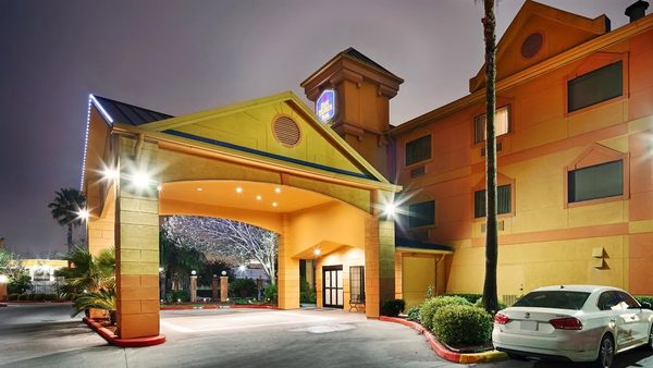 Northwest Inn Suites — Property