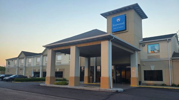 Norwood Inn Suites Columbus — Property