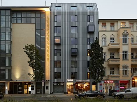 Numa Berlin Weinmeister — Property