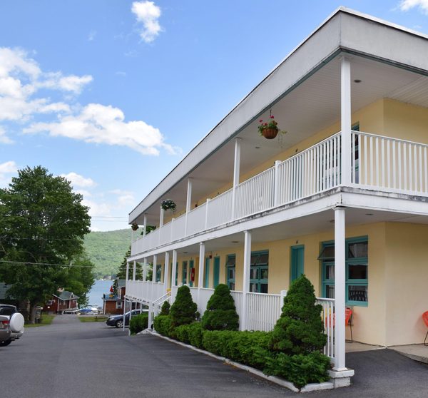 O Sullivan s On The Lake Motel — Property
