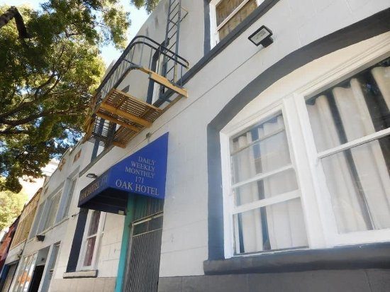 Oak Hotel — Property