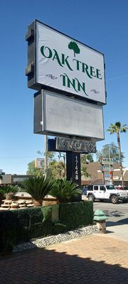 Oak Tree Inn Los Angeles California — Property