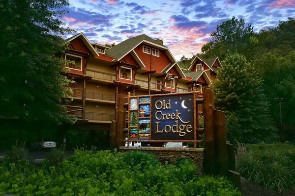 Old Creek Lodge Gatlinburg Tennessee — Property