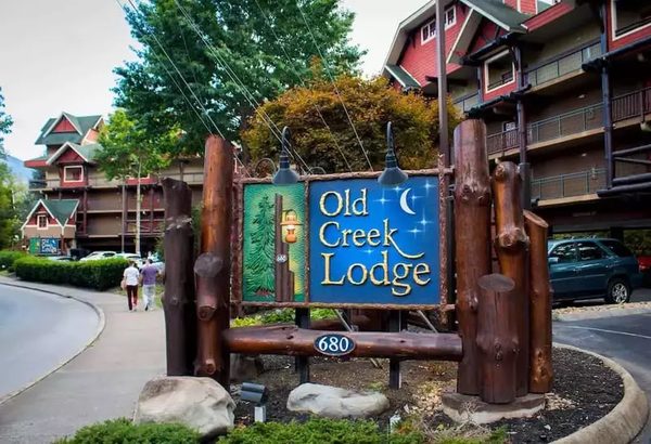 Old Creek Lodge Gatlinburg Tennessee — Property