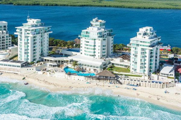 Oleo Cancun Playa — Property