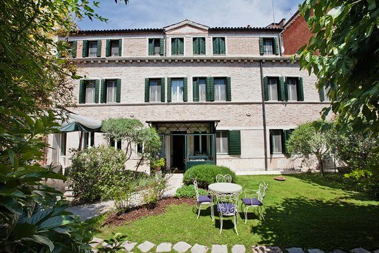 Oltre Il Giardino — Property