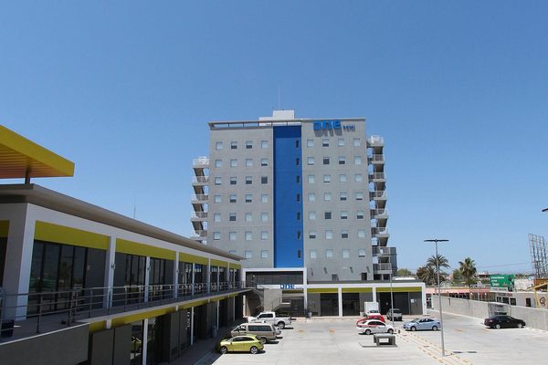 One La Paz — Property