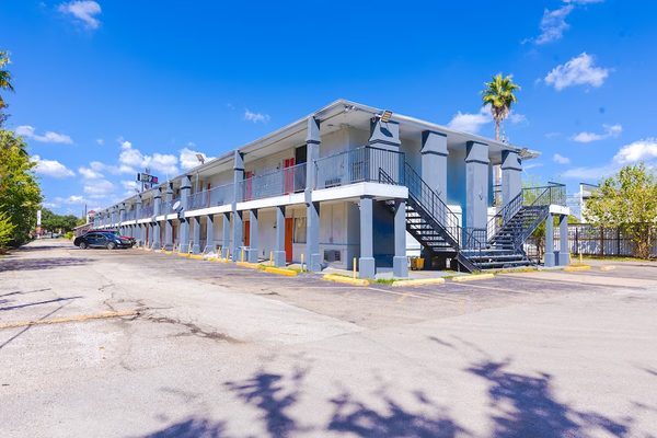 OYO Hotel Houston TX near Medical Center NRG Stadium — Property