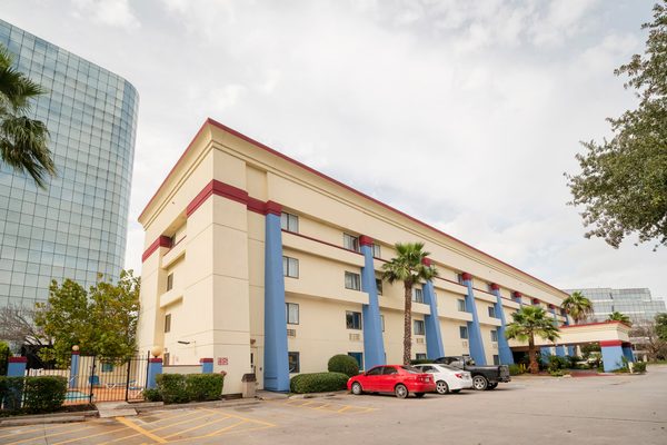 OYO Townhouse Houston Airport North — Property