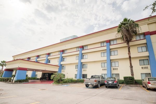OYO Townhouse Houston Airport North — Property