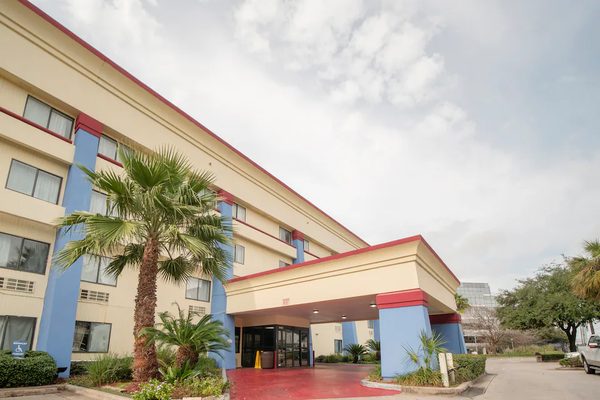 OYO Townhouse Houston Airport North — Property