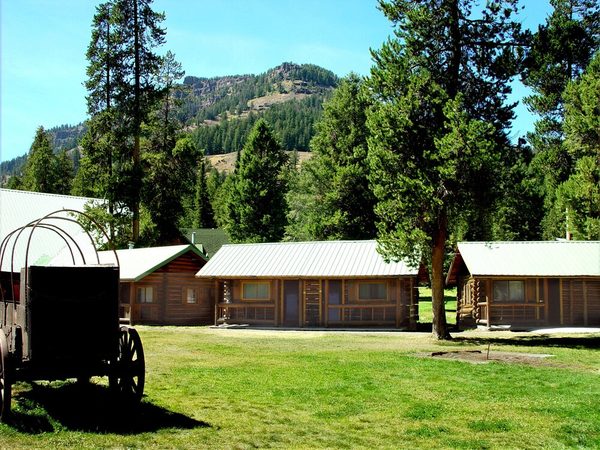Pahaska Tepee Resort — Property