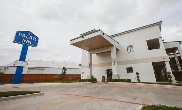 Palace Inn TX 249 — Property
