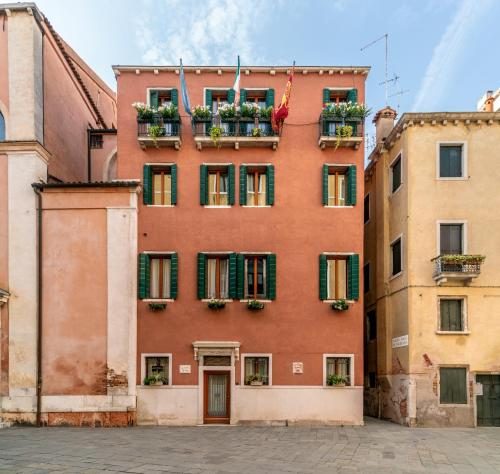Palazzo San Luca — Property