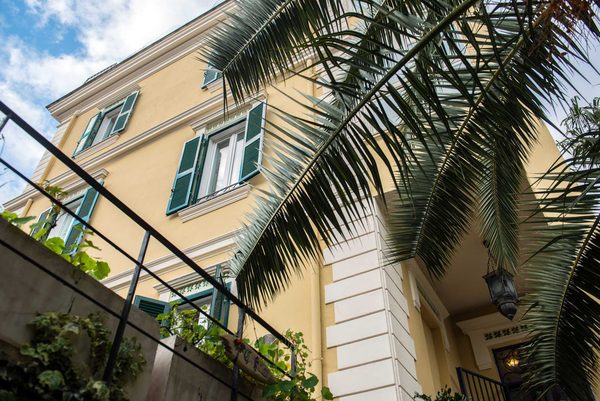 Palm Gallery Hotel — Property