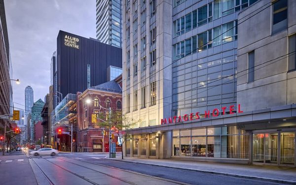 Pantages Hotel Toronto Centre Toronto Ontario — Property