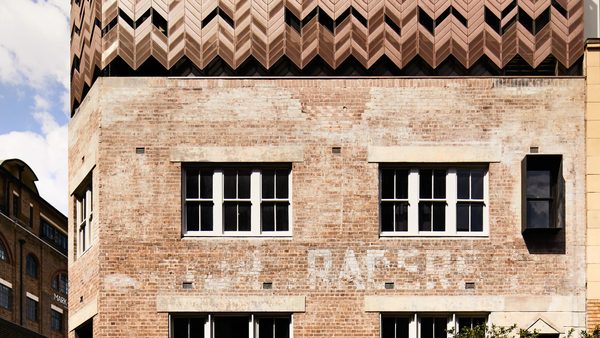 Paramount House Hotel — Property