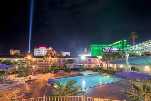 Park Inn by Radisson Las Vegas Tropicana Las Vegas Nevada — Property