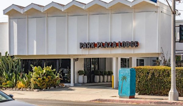 Park Plaza Lodge Hotel Los Angeles California — Property