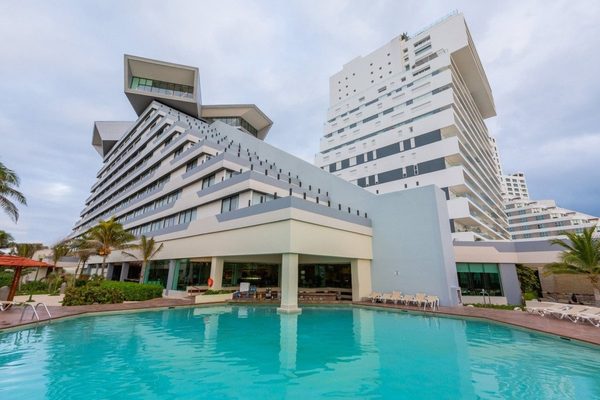 Park Royal Beach Cancun — Property