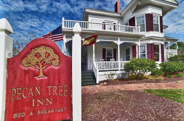 Pecan Tree Inn — Property