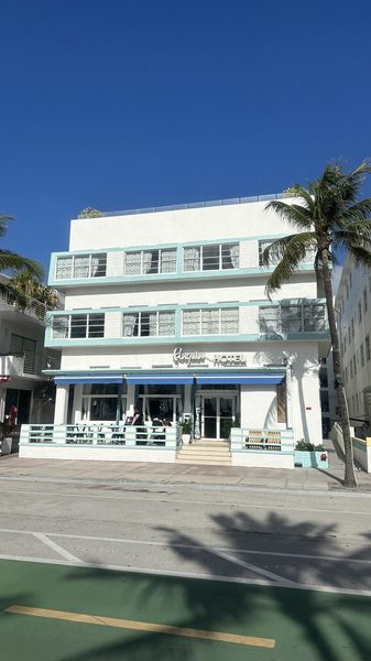 Penguin Hotel Miami Beach Florida — Property