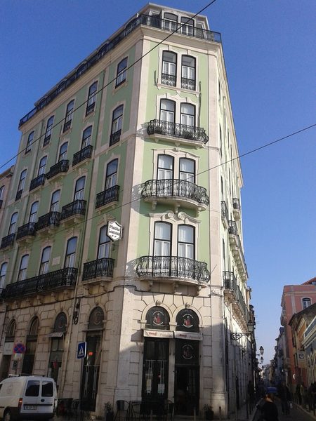 Pensao Londres — Property