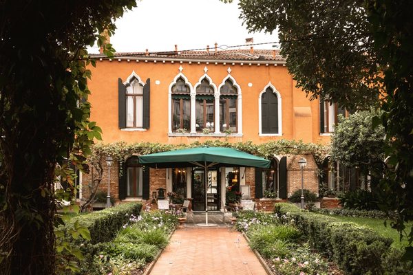 Pensione Accademia Villa Maravege — Property