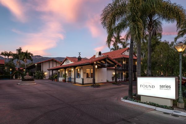 Pepper Tree Inn — Property