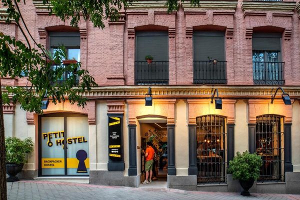 Petit Hostel Palacio Real — Property