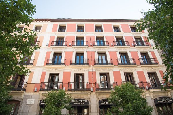Petit Palace Arenal — Property