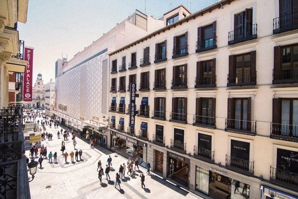 Petit Palace Preciados — Property