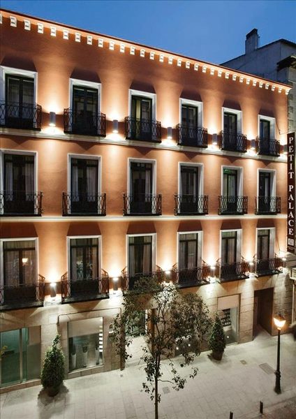 Petit Palace Tres Cruces — Property
