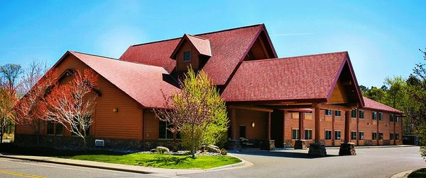 Pine Peaks Lodge and Suites — Property