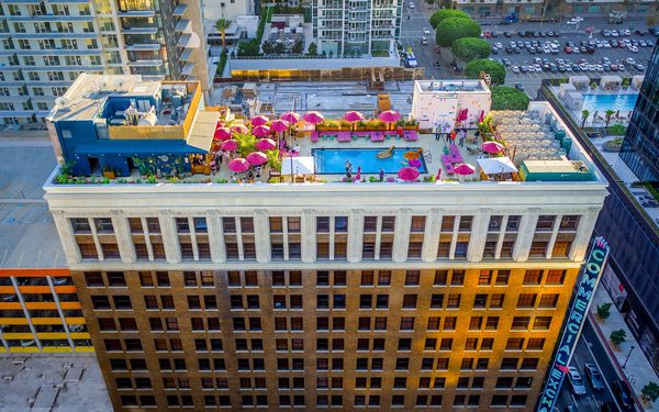 Pineapple Hostel Los Angeles California — Property