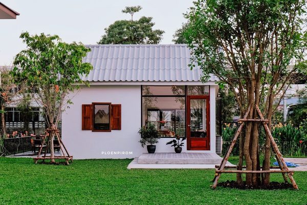 Ploen Pirom — Property