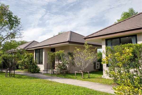 Ploen Pirom — Property