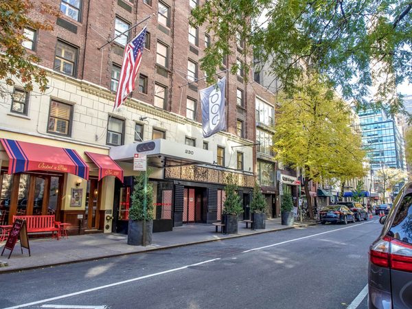 Pod 51 Hotel New York City New York — Property