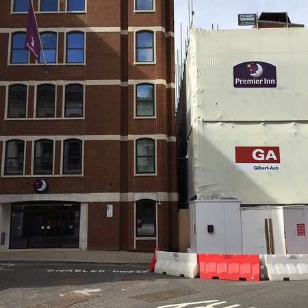 Premier Inn London Farringdon Smithfield hotel — Property