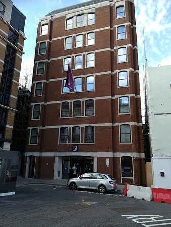 Premier Inn London Farringdon Smithfield hotel — Property