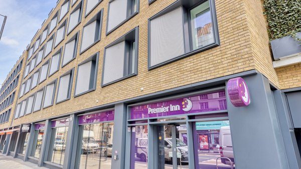 Premier Inn London Hammersmith Shepherds Bush Road hotel — Property