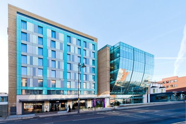 Premier Inn London Wimbledon Broadway hotel — Property