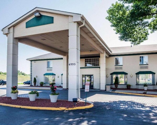 Quality Inn and Suites Des Moines airport Des Moines Iowa — Property