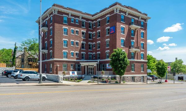 Quality Inn and Suites Kansas City Downtown — Property