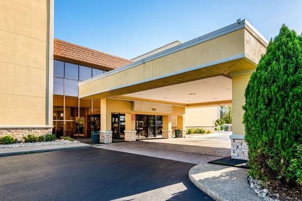 Quality Inn Central — Property
